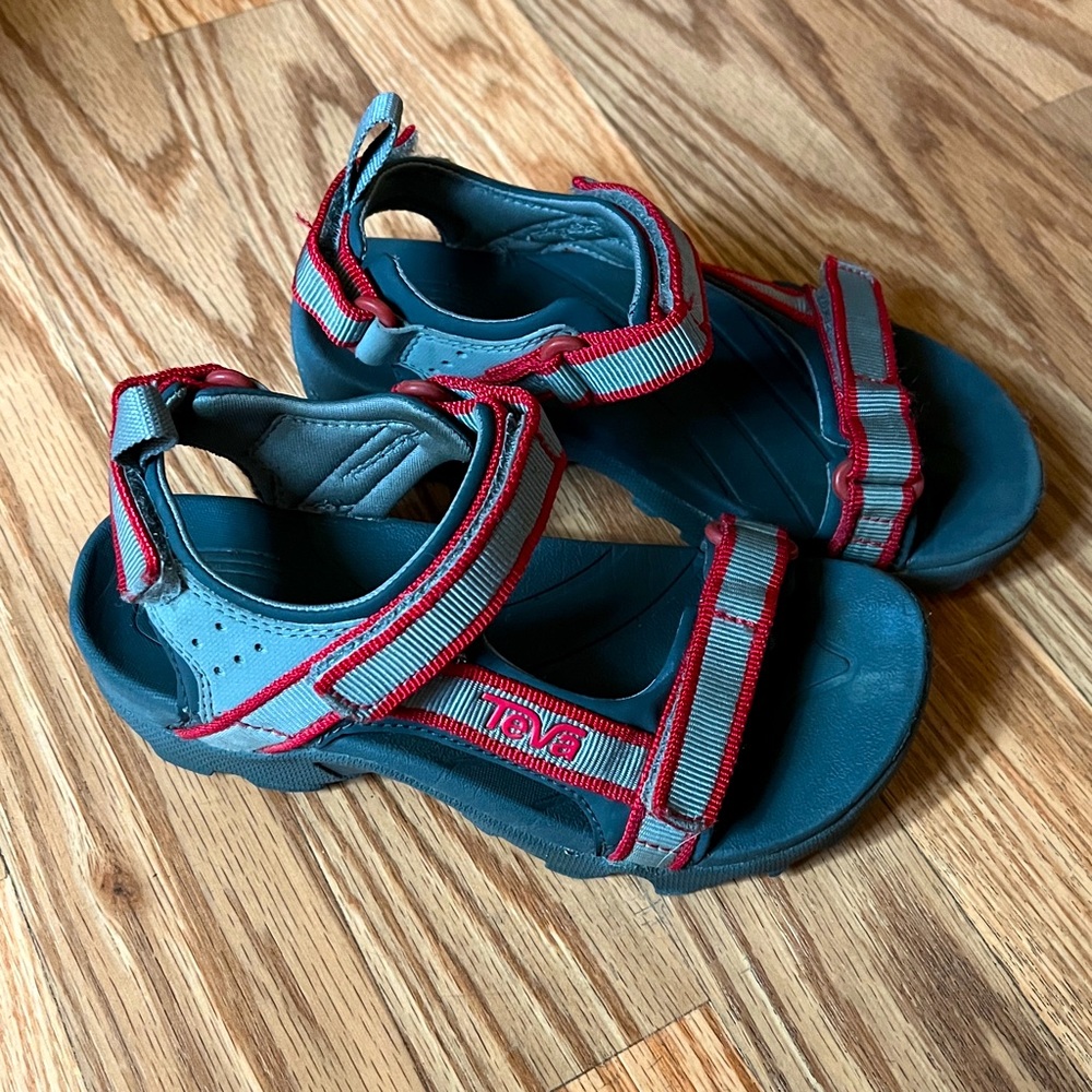 Teva Hurricane Sandals Size 13.